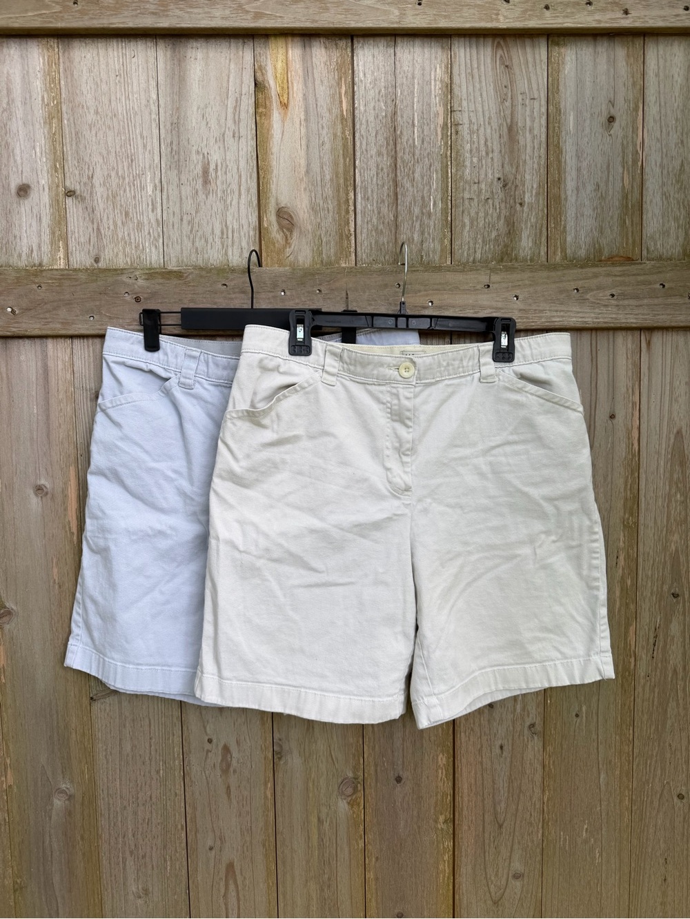 Bundle L.L. Bean Classic Fit Women’s  Comfort Casual Shorts Grey Ivory